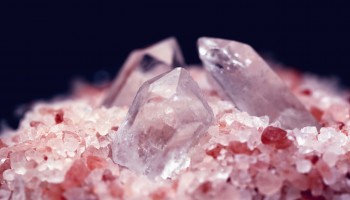 Камень любви и не только: магический свойства розового кварца